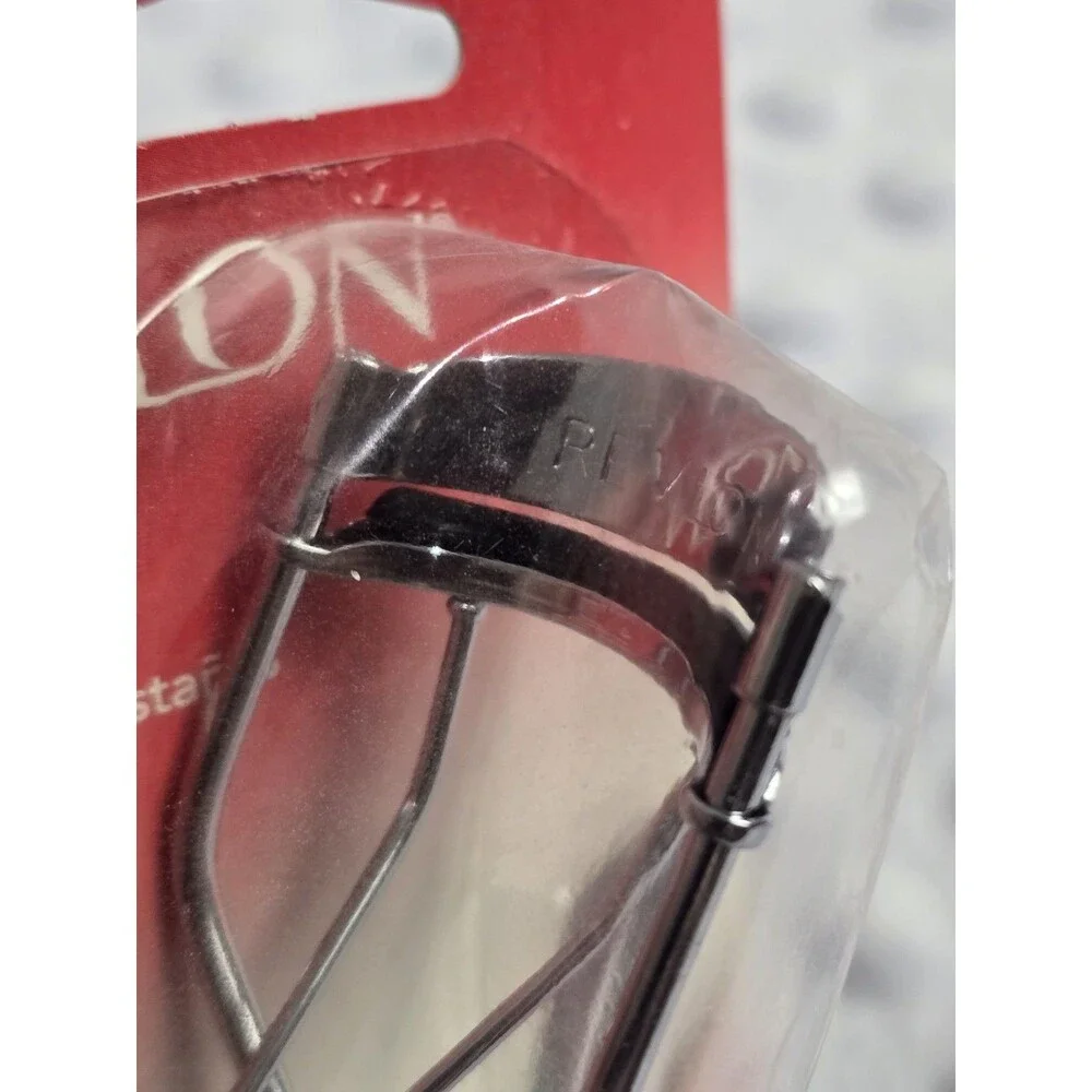 Revlon Eyelash Curler 16910 Natural Curl Carded Chrome New Beauty Tool Eye Lash